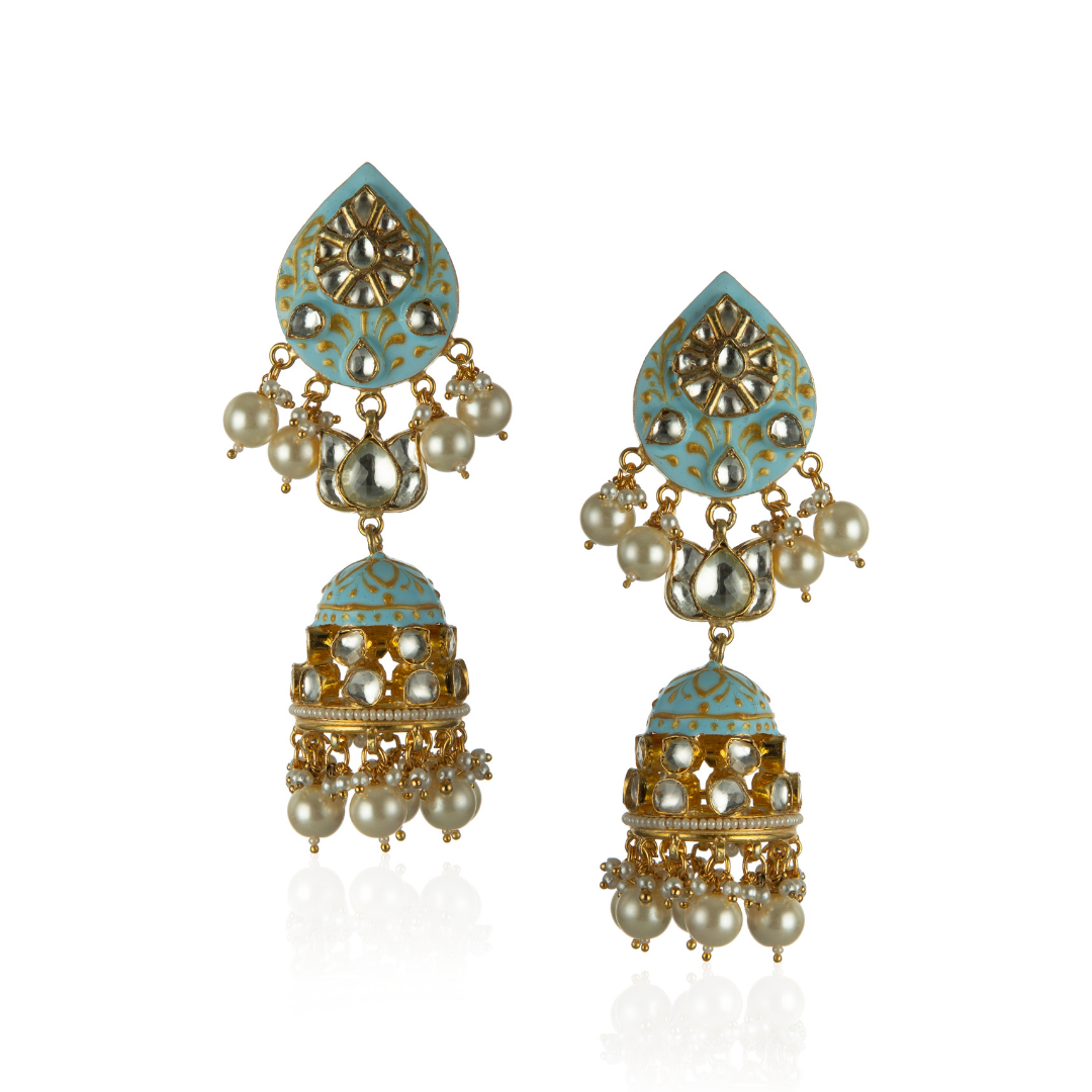 matching pair of Jhumkis, that's too good to resist.