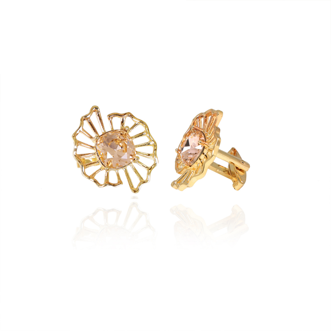 Dazzle up the surrounding with these alluring cufflinks.