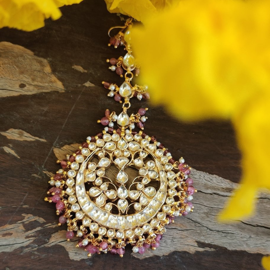 pretty pink beads, pearls and kundan, the beautiful maangtikka