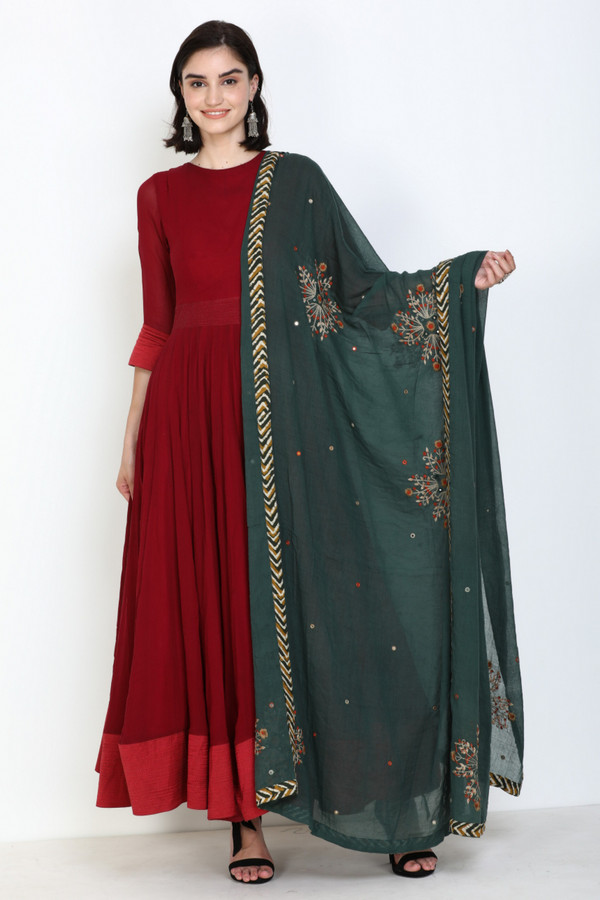 Green Dupatta With Embroidery